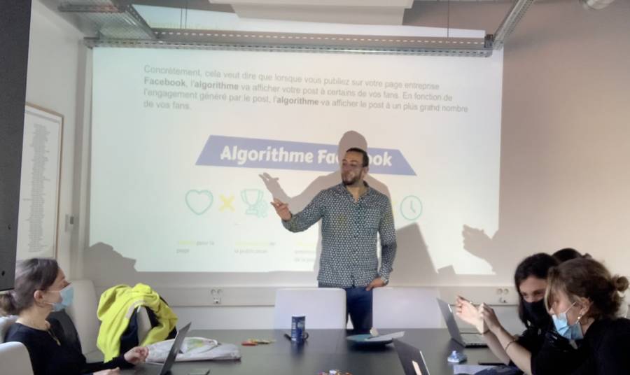Chouaib Rahmouni donne un cours